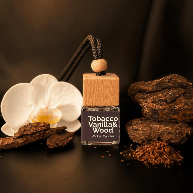 αρωματικό αυτοκινήτου Tobacco Vanilla Wood Wicked Candles σανδαλόξυλο και άρωμα βανίλια
