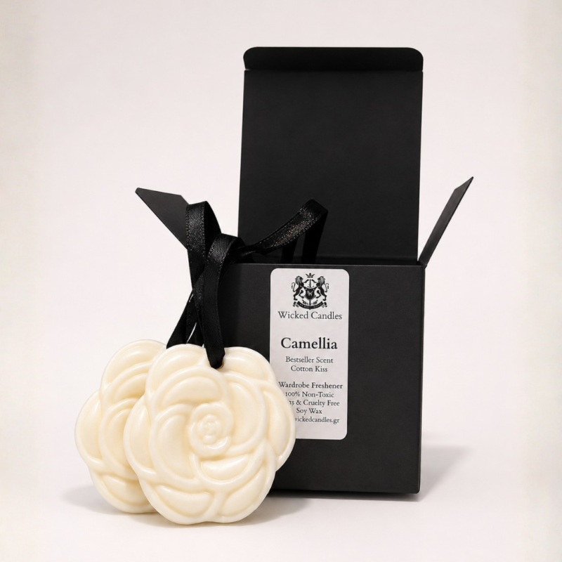 Camellia Luxury αρωματικό ντουλάπας και ρούχων Cotton Kiss της Wicked Candles με καθαρό άρωμα βαμβακιού και minimal αισθητική.